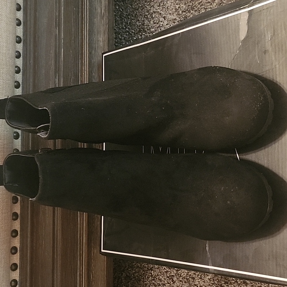 Black short boots